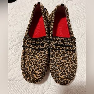 Rothy’s Little Cat Drivers, Size 8, NWOT- RARE PRINT